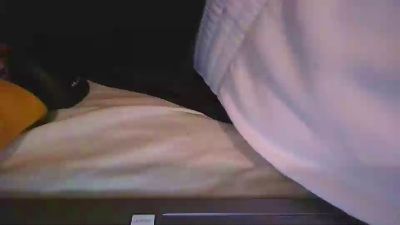 Offwhiteclouds live cam on Cam4
