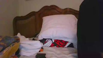 Offwhiteclouds live cam on Cam4