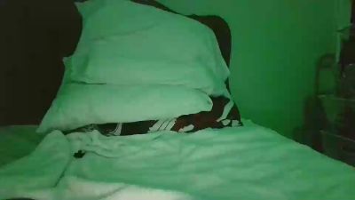 Offwhiteclouds live cam on Cam4