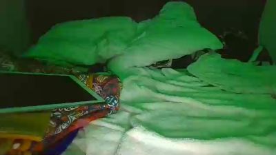 Offwhiteclouds live cam on Cam4