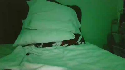 Offwhiteclouds live cam on Cam4