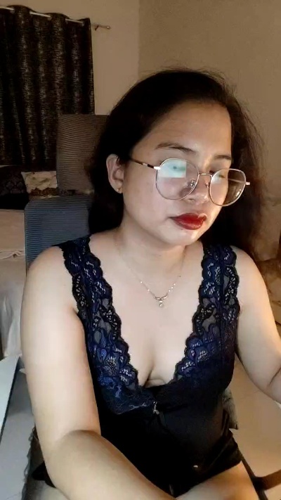 Ohmysweetlips live cam on Cam4