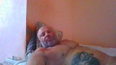 OiganJohn live cam on Cam4