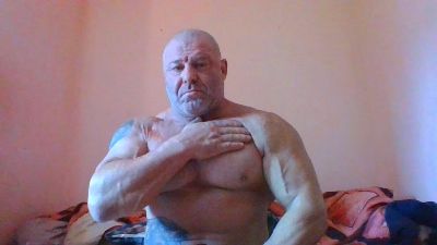 OiganJohn live cam on Cam4