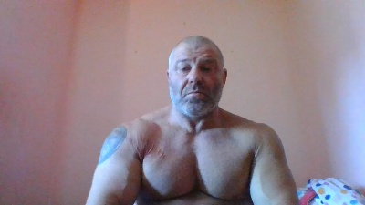OiganJohn live cam on Cam4