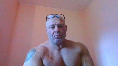 OiganJohn live cam on Cam4