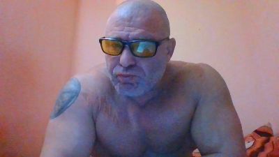 OiganJohn live cam on Cam4