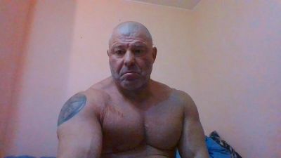 OiganJohn live cam on Cam4