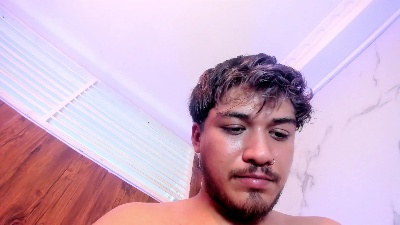 Oilmen22 Live Cam on Cam4