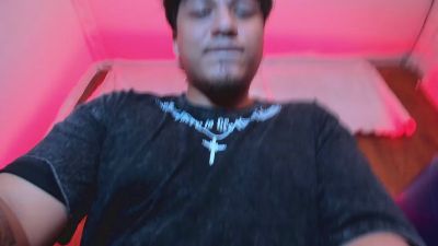 Oilmen22 live cam on Cam4