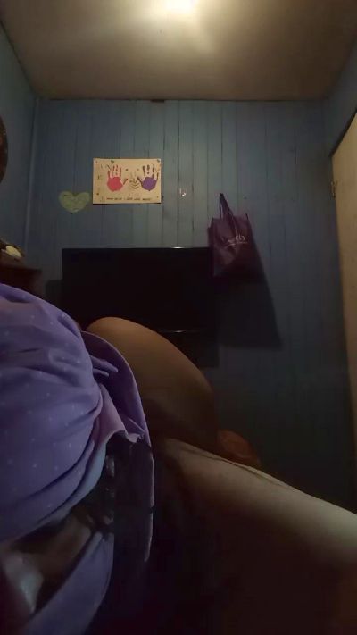 Ojitoschiqitito live cam on Cam4