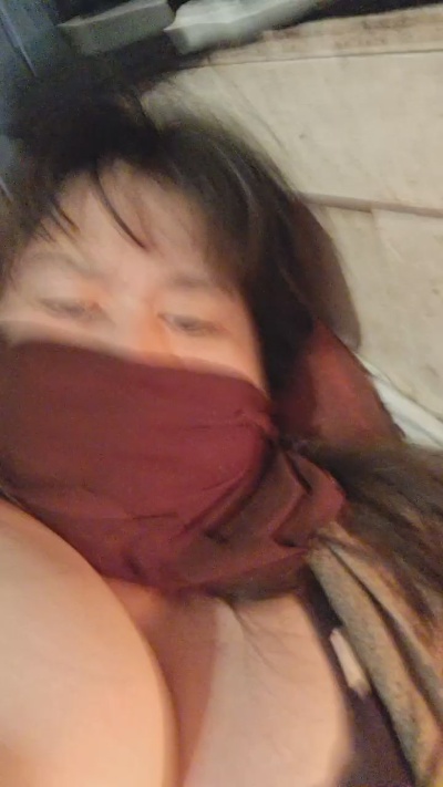 Ojitoschiqitito live cam on Cam4