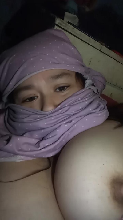 Ojitoschiqitito live cam on Cam4