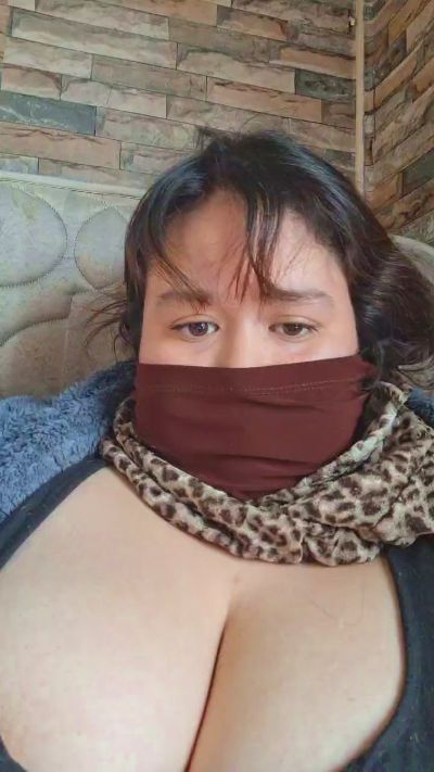 Ojitoschiqitito live cam on Cam4