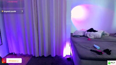 Oktopussyy live cam on Cam4