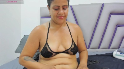 Olaiaa live cam on Cam4