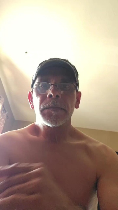 Older77 live cam on Cam4