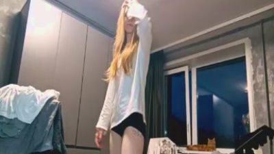 OletaGuderian live cam on Cam4