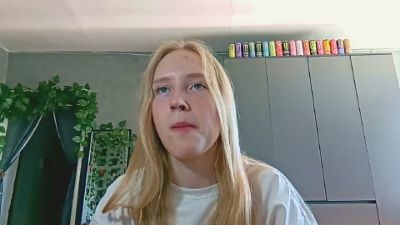 OletaGuderian live cam on Cam4