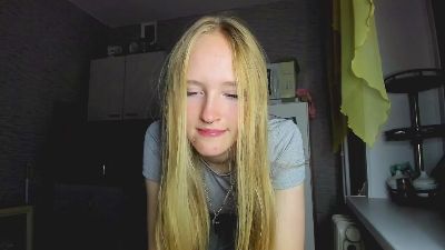OletaGuderian live cam on Cam4