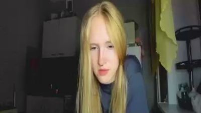 OletaGuderian live cam on Cam4