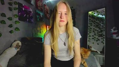 OletaGuderian live cam on Cam4