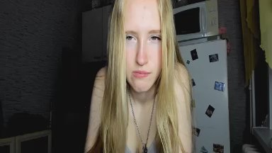 OletaGuderian live cam on Cam4
