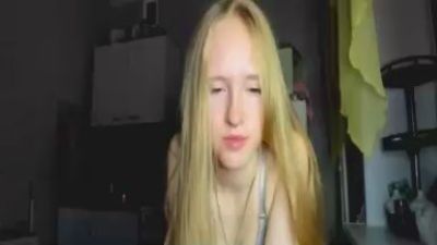OletaGuderian live cam on Cam4