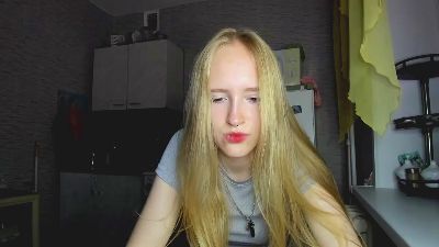 OletaGuderian live cam on Cam4