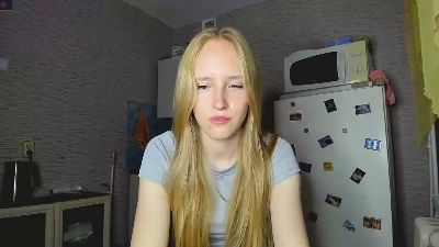 OletaGuderian live cam on Cam4