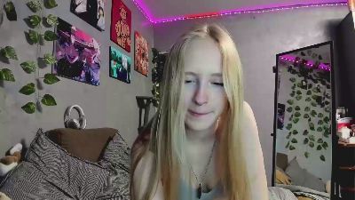 OletaGuderian live cam on Cam4
