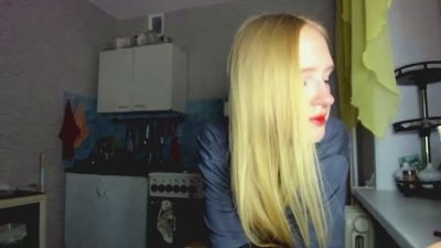 OletaGuderian live cam on Cam4