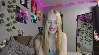 OletaGuderian live cam on Cam4