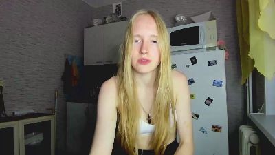 OletaGuderian live cam on Cam4