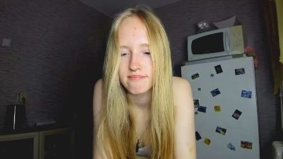 OletaGuderian live cam on Cam4