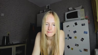 OletaGuderian live cam on Cam4