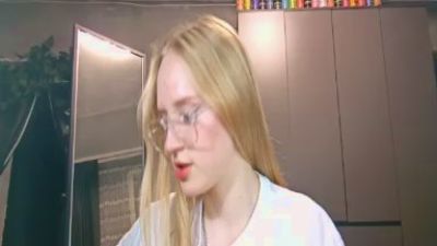 OletaGuderian live cam on Cam4