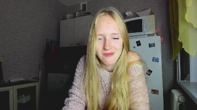 OletaGuderian live cam on Cam4