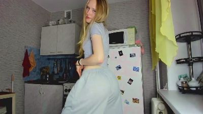 OletaGuderian live cam on Cam4