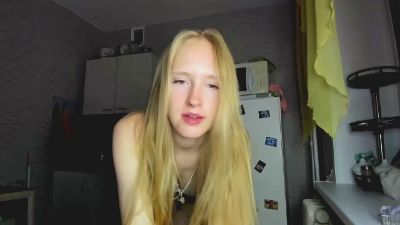 OletaGuderian live cam on Cam4