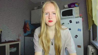 OletaGuderian live cam on Cam4