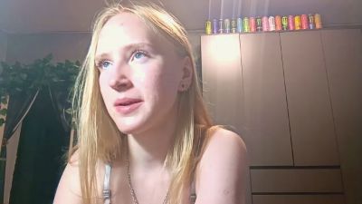 OletaGuderian live cam on Cam4