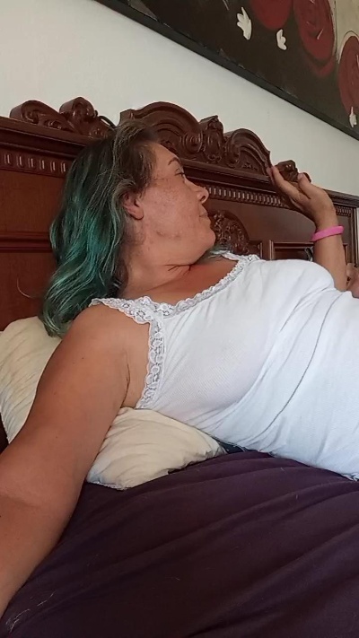 Olga84 live cam on Cam4