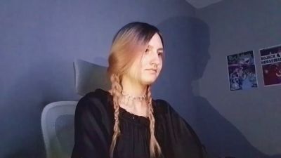 OlimpiaKolmer live cam on Cam4