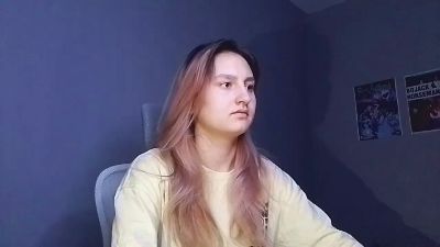 OlimpiaKolmer live cam on Cam4