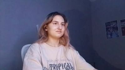 OlimpiaKolmer live cam on Cam4