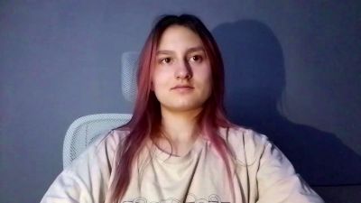 OlimpiaKolmer live cam on Cam4