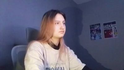 OlimpiaKolmer live cam on Cam4