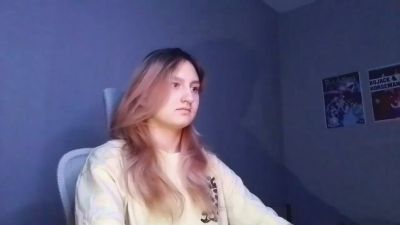 OlimpiaKolmer live cam on Cam4