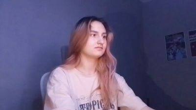 OlimpiaKolmer live cam on Cam4